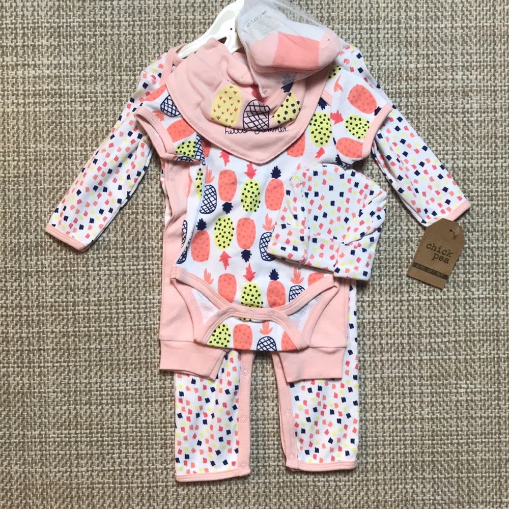 Chick Pea 6-Piece Gift Set (size 0-3m)